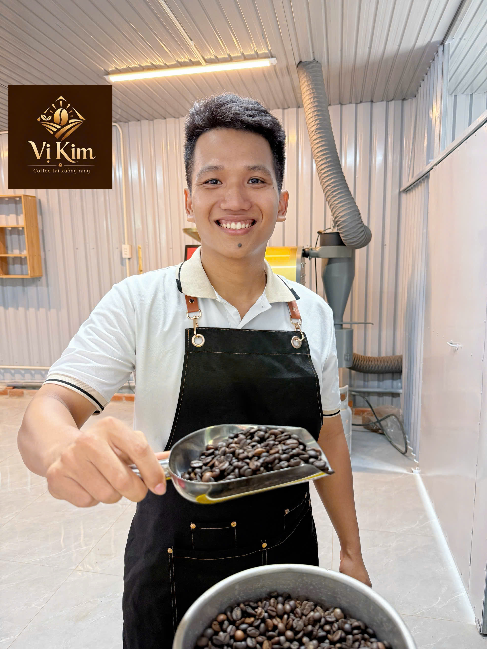 Máy rang cà phê tại xưởng Vị Kim