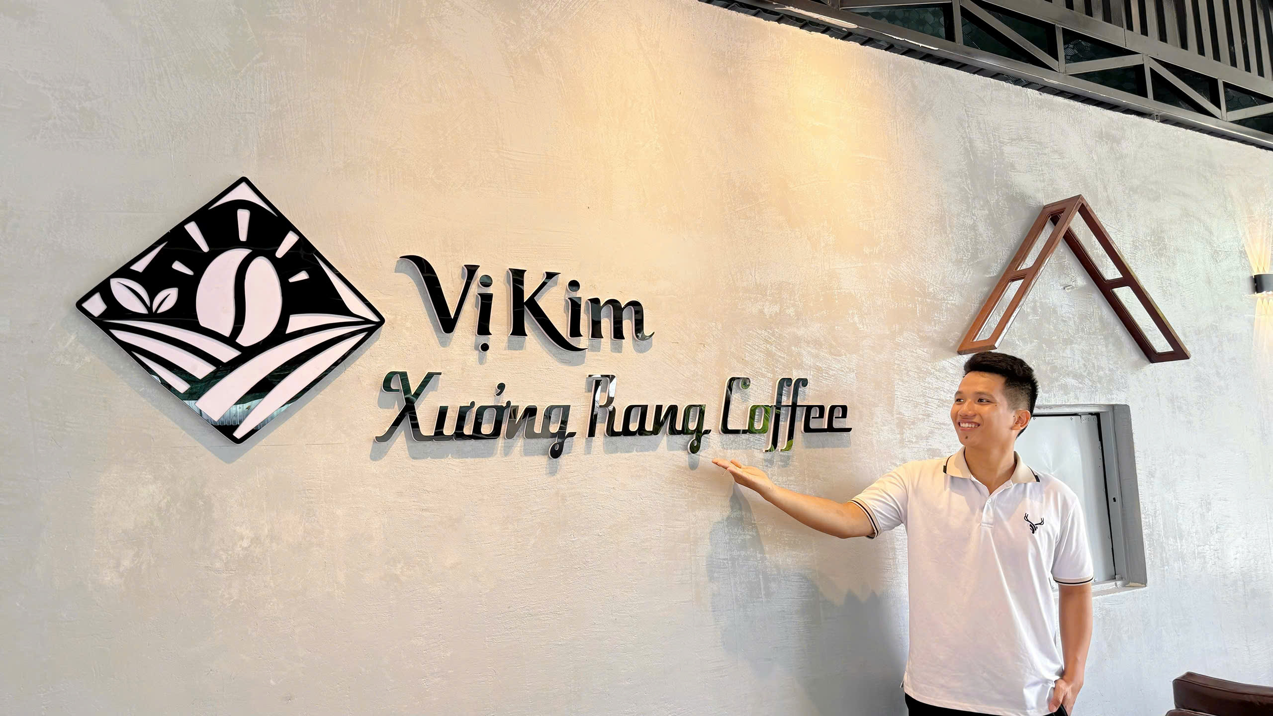 Bùi Văn Tú — Founder Vị Kim Coffee, người trực tiếp rang cà phê tại xưởng Bình Dương